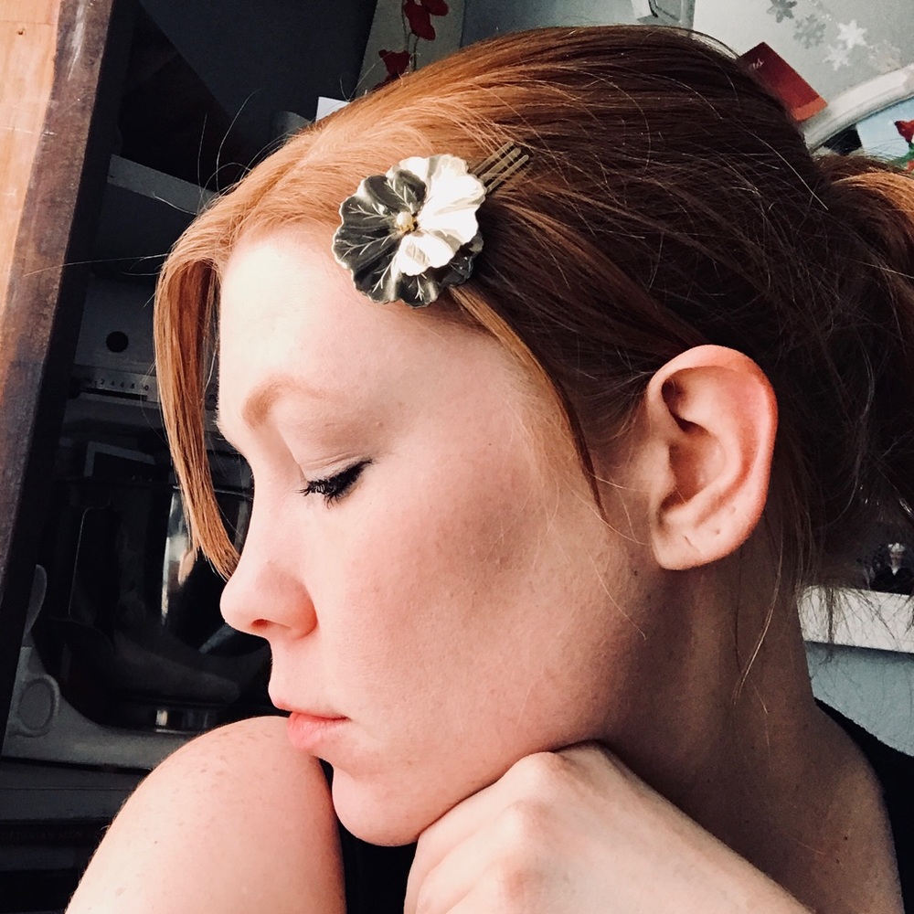 🌼 Vintage Hair Comb Flower Pin